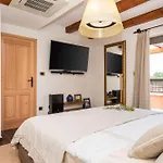Villa Ij Dvori *