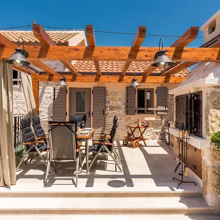 Ij Dvori Vila Skradin