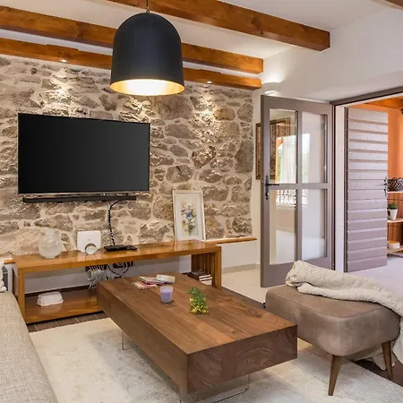 Ij Dvori Vila Skradin