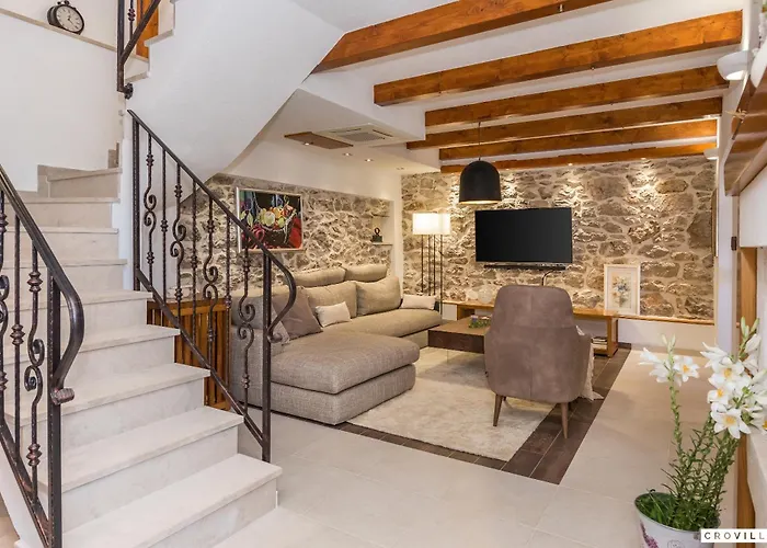 Vila Ij Dvori Skradin